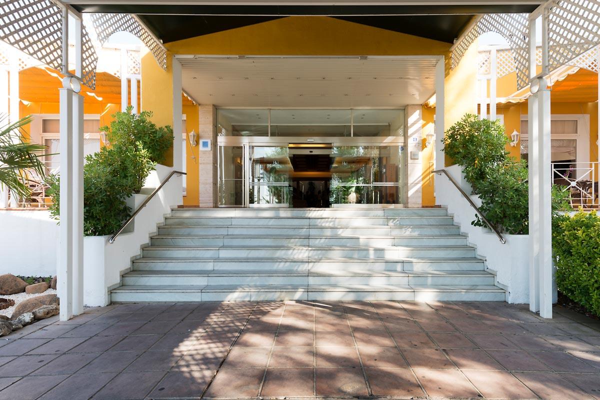 ยูโรสตาร์ ลาส อเดลฟาส โฮเต็ล Hotel กอร์โดบา ภายนอก รูปภาพ