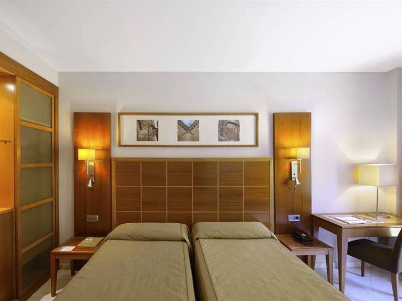 ยูโรสตาร์ ลาส อเดลฟาส โฮเต็ล Hotel กอร์โดบา ภายนอก รูปภาพ